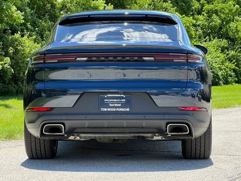 Certified 2024 Porsche Cayenne Coupe AWD/4WD image 8