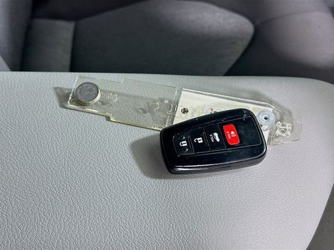 Used 2024 Toyota Camry LE w/ Convenience Package image 33