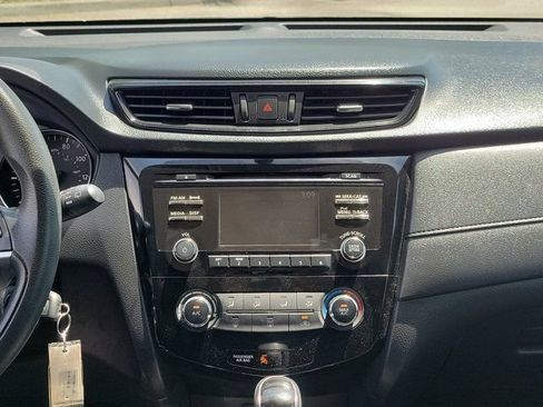 Used 2017 Nissan Rogue S FWD image 15