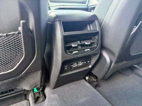 Used 2023 Jeep Grand Cherokee Limited AWD/4WD image 7