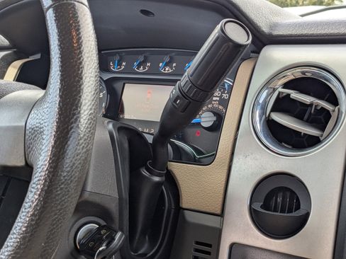 Used 2013 Ford F150 XLT w/ XLT Chrome Pkg image 17