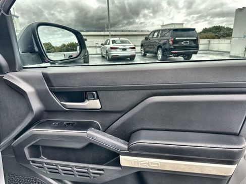 Used 2024 Toyota Tacoma TRD Off-Road image 30