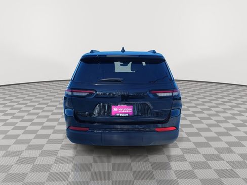 Used 2024 Jeep Grand Cherokee L Laredo image 7