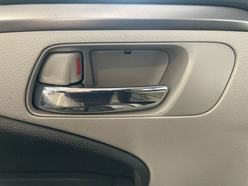 Used 2021 Honda Pilot EX image 36