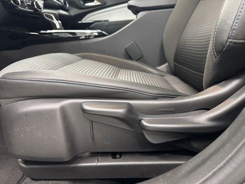 Used 2024 Chevrolet Trax LT image 10