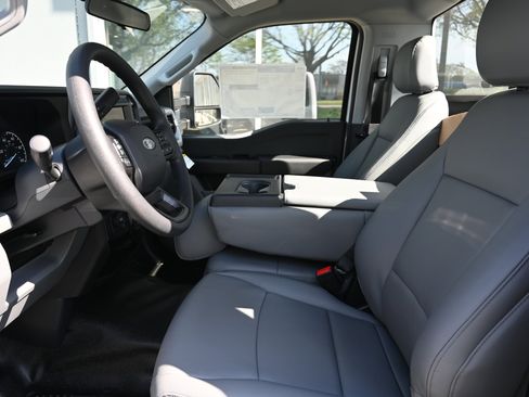 New 2026 Ford F550 4x4 Regular Cab Super Duty image 5