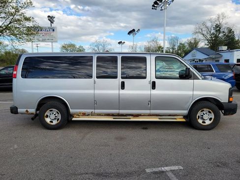 Used 2011 Chevrolet Express 3500 LS RWD image 3