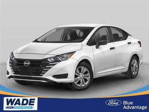 Used 2023 Nissan Versa SR w/ Trunk Package FWD image 1
