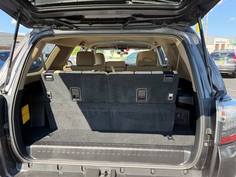 Used 2016 Toyota 4Runner SR5 AWD/4WD image 30