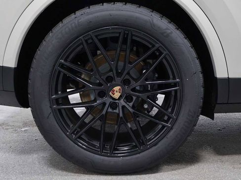 New 2026 Porsche Cayenne Coupe AWD/4WD image 37