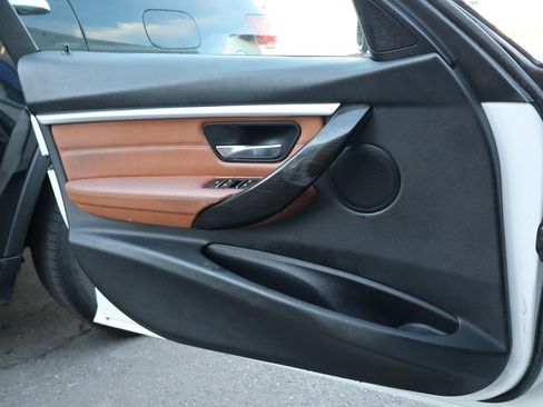 Used 2017 BMW 330i xDrive Wagon image 9