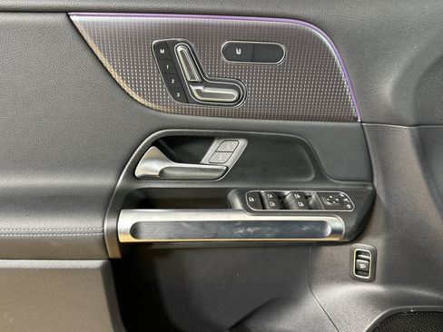 Used 2023 Mercedes-Benz EQB 300 4MATIC w/ Exclusive Package image 10