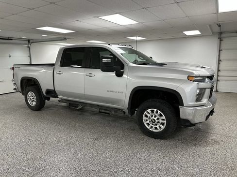 Used 2021 Chevrolet Silverado 2500 LT w/ All Star Edition AWD/4WD image 2