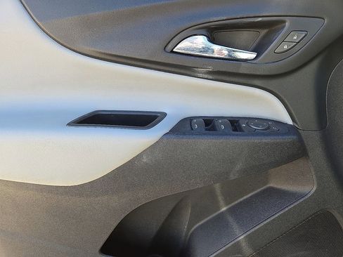 Used 2019 Chevrolet Equinox LS w/ LS Convenience Package image 20