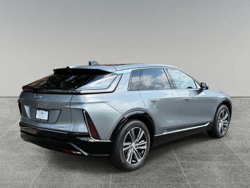 Used 2024 Cadillac Lyriq Luxury AWD/4WD image 10