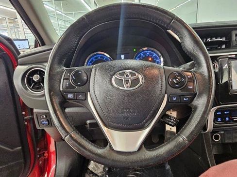 Used 2018 Toyota Corolla SE FWD image 10