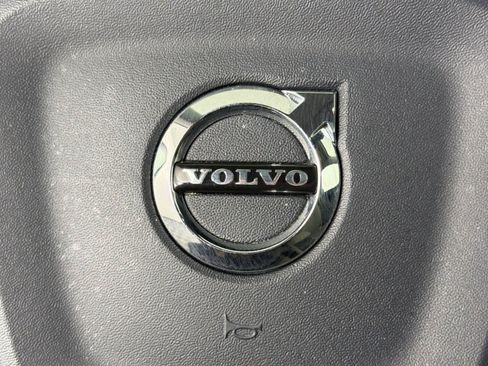 Used 2020 Volvo XC40 T5 Momentum AWD/4WD image 23