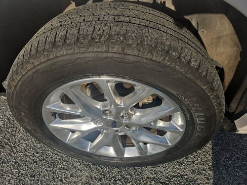 Used 2015 Ford Expedition EL Limited w/ Equipment Group 301A image 12