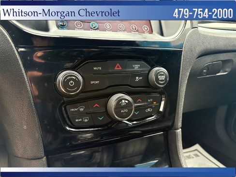 Used 2018 Chrysler 300 S RWD image 30