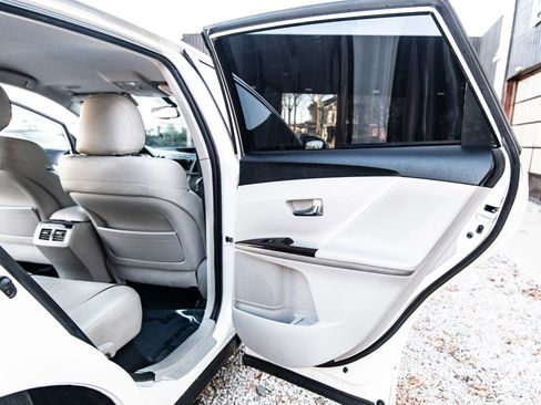 Used 2010 Toyota Venza image 31