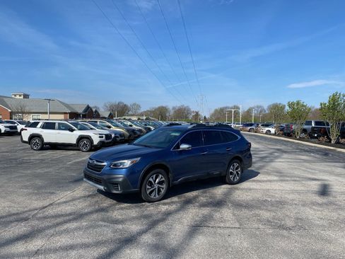 Used 2020 Subaru Outback Touring w/ Popular Package #2 image 3