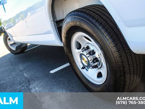 Used 2025 Chevrolet Express 3500 LT w/ LT Preferred Equipment Group RWD image 14