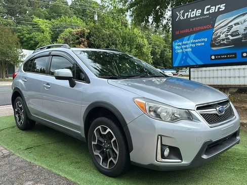 Used 2017 Subaru Crosstrek 2.0i Premium AWD/4WD image 1