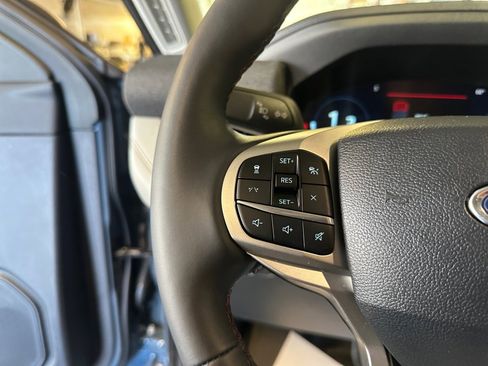 Used 2025 Ford Explorer Active w/ Active Comfort Package image 22