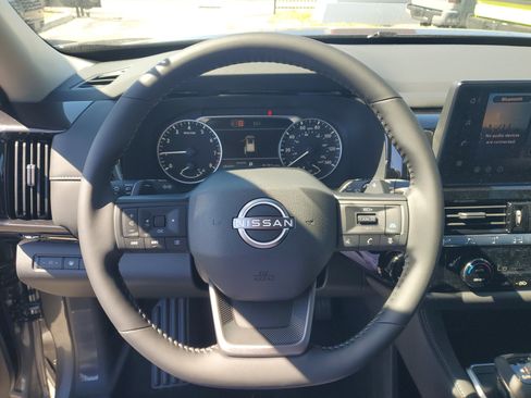 New 2026 Nissan Pathfinder SV image 12