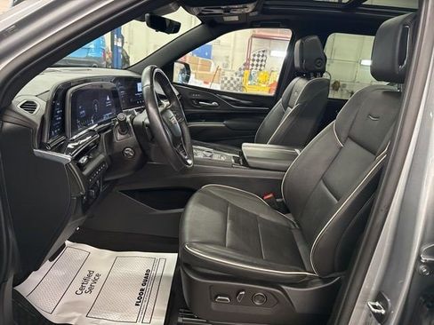 Certified 2023 Cadillac Escalade ESV Sport w/ Touring Package AWD/4WD image 11
