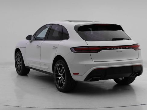Used 2025 Porsche Macan image 3