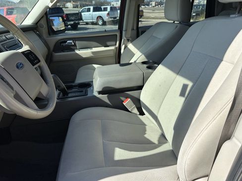 Used 2014 Ford Expedition XLT image 11