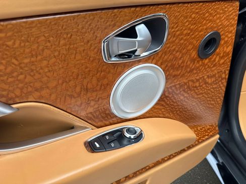 Used 2017 Aston Martin DB11 V12 image 14