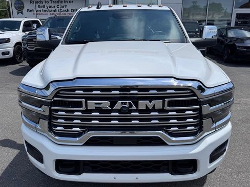Used 2026 RAM 2500 Limited AWD/4WD image 2