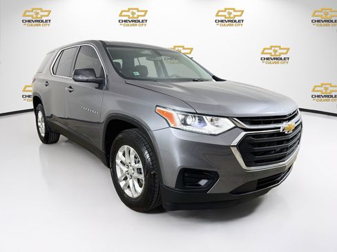 Used 2021 Chevrolet Traverse LS FWD image 1