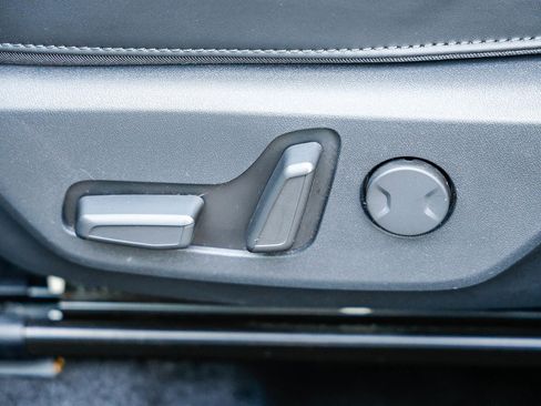 Used 2023 Kia Niro EX image 22