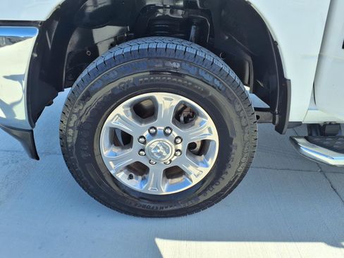 Used 2024 RAM 2500 Big Horn AWD/4WD image 29