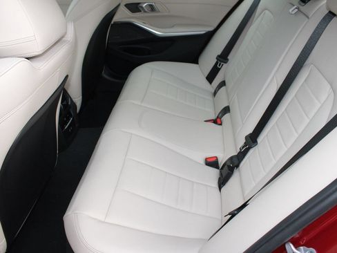 Used 2026 BMW 330i Sedan w/ M Sport Package RWD image 23