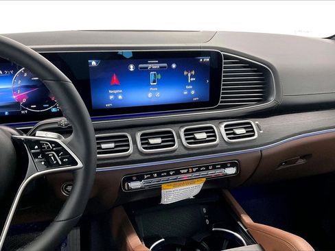 New 2026 Mercedes-Benz GLS 450 4MATIC image 6