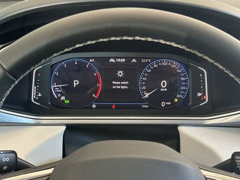 New 2025 Volkswagen Taos SEL image 24