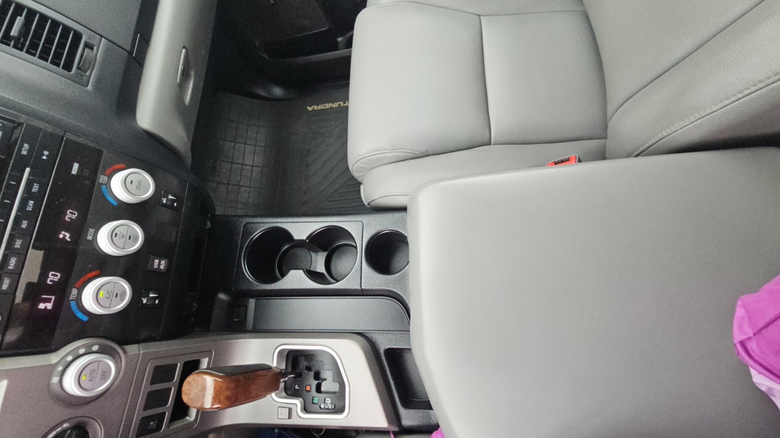 Used 2013 Toyota Tundra Limited AWD/4WD image 19