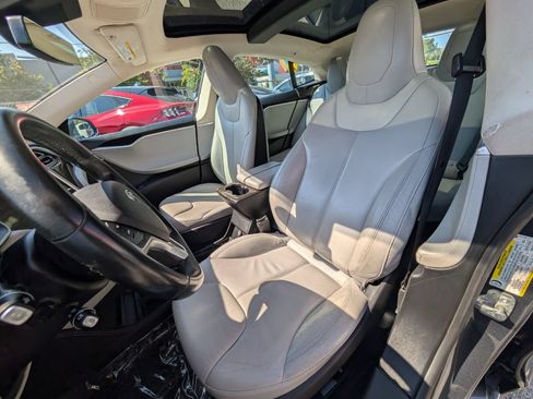 Used 2015 Tesla Model S 60 RWD image 16