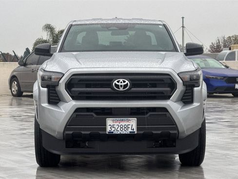 Used 2025 Toyota Tacoma SR image 8