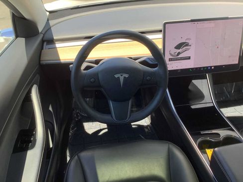 Used 2020 Tesla Model 3 Standard Range Plus RWD image 10