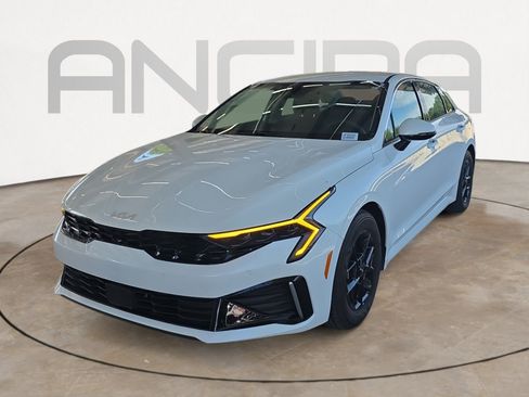 Used 2025 Kia K5 LXS FWD image 4