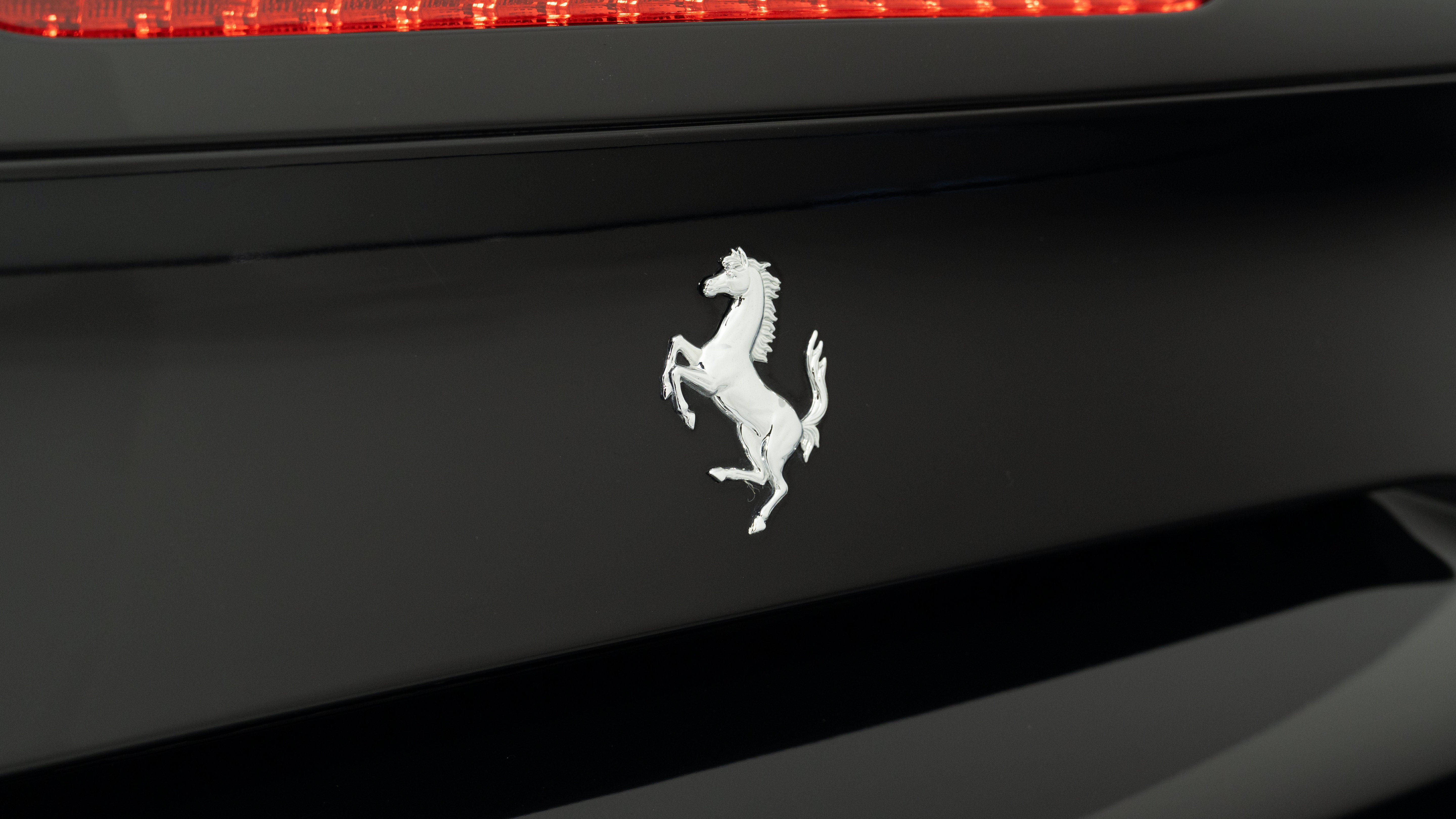 Certified 2018 Ferrari 488 GTB RWD image 13