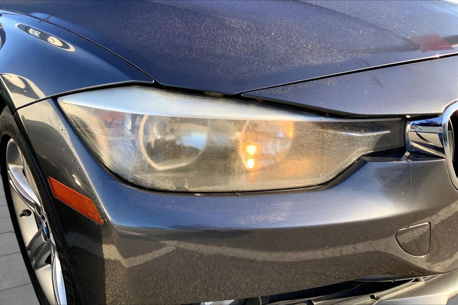 Used 2015 BMW 320i Sedan RWD image 27