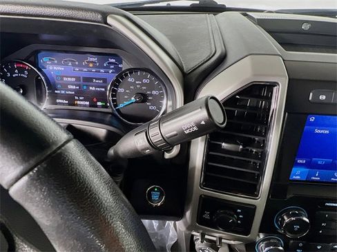 Used 2020 Ford F350 Lariat image 23