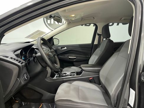 Used 2018 Ford Escape SE FWD image 11
