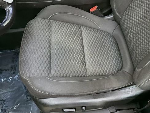 Used 2019 GMC Acadia SLE image 20